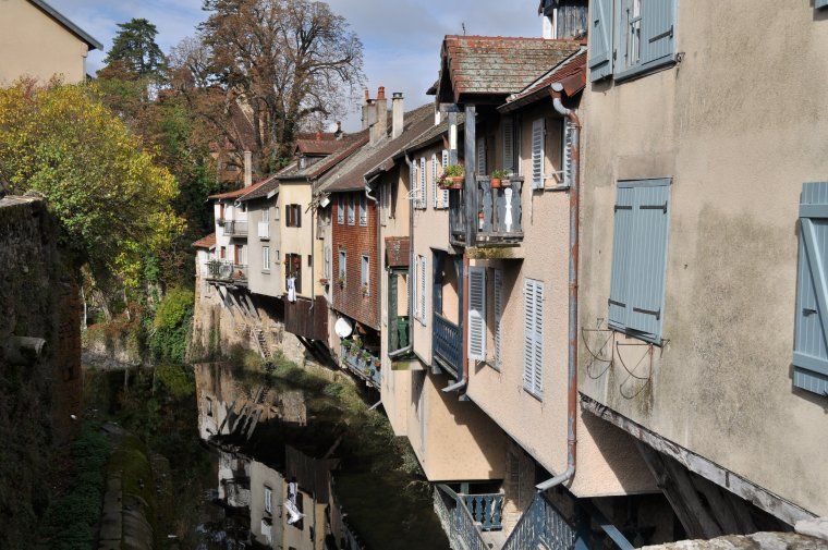 La Cuisance qui passe dans le village d'Arbois