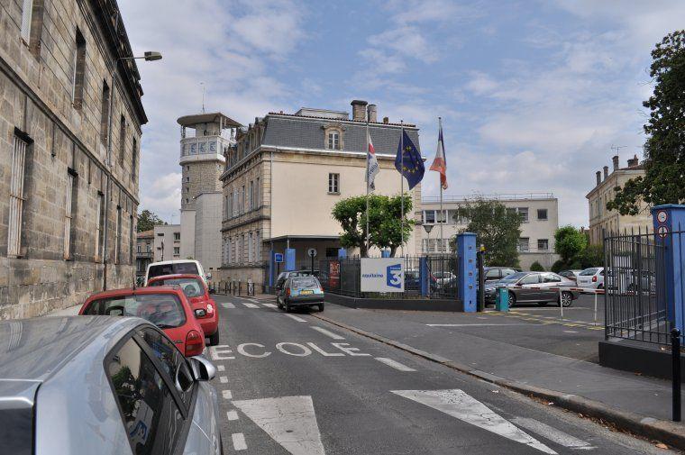 Entrée de France 3 Aquitaine à Bordeaux