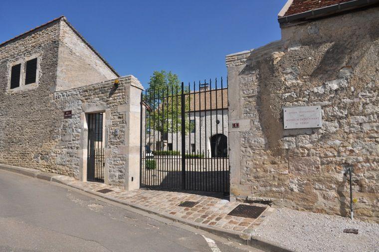 Ancien vendangeoir des Moines de Saint-Vivant